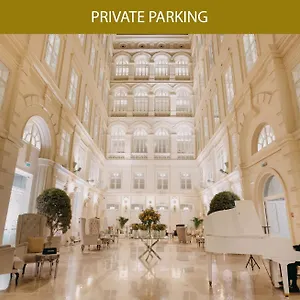 Grand Palace Hotel